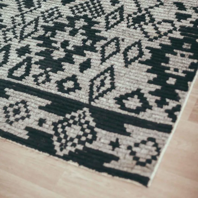 Picture of MASAI HAND-KNOTTED WOOL