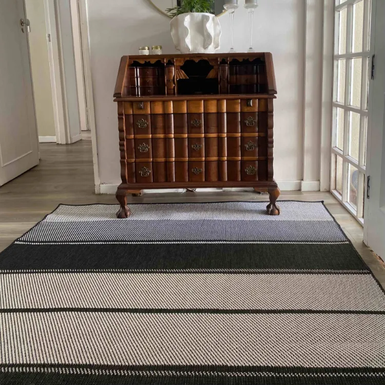 Picture of 1.60 x 2.30 BROADWAY NIGHT RUG