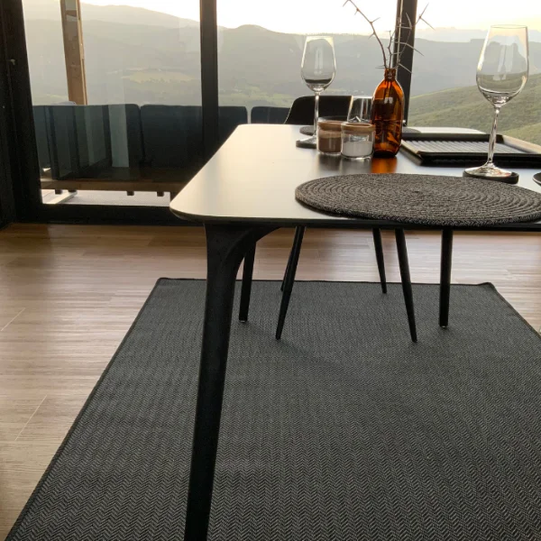 Picture of 4.00 x 1.45 Arrow Ebony Outdoor Rug