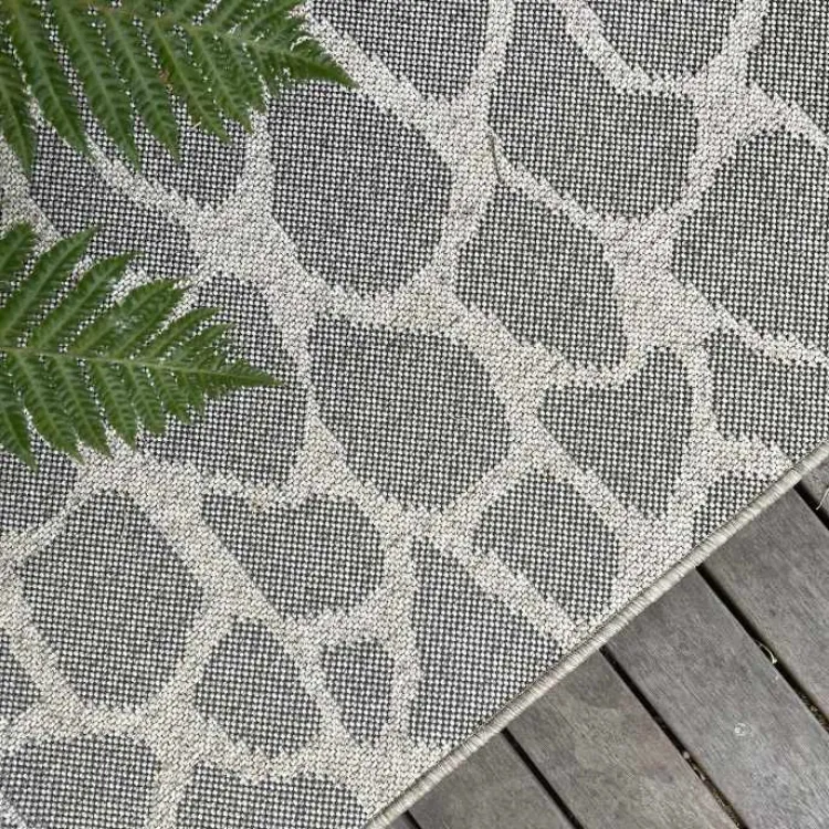 Picture of GIRAFFE ACACIA OUTDOOR RUG