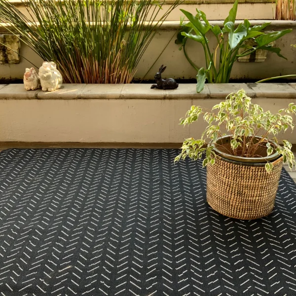 Picture of 3.96 x 1.60 Peaks Mono Factory Shop Outdoor Rug